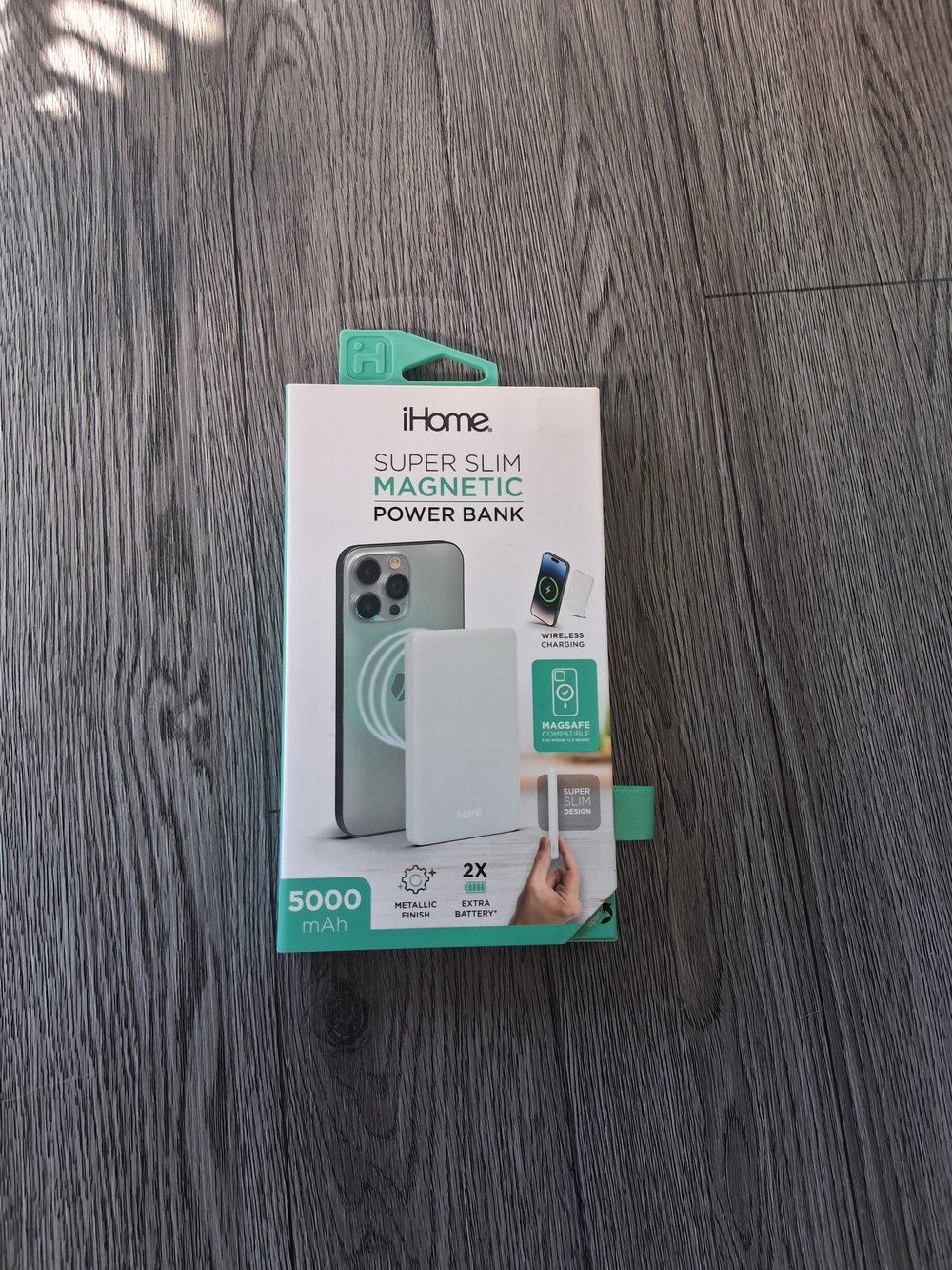 iHome Super Slim Magnetic Power Bank - White